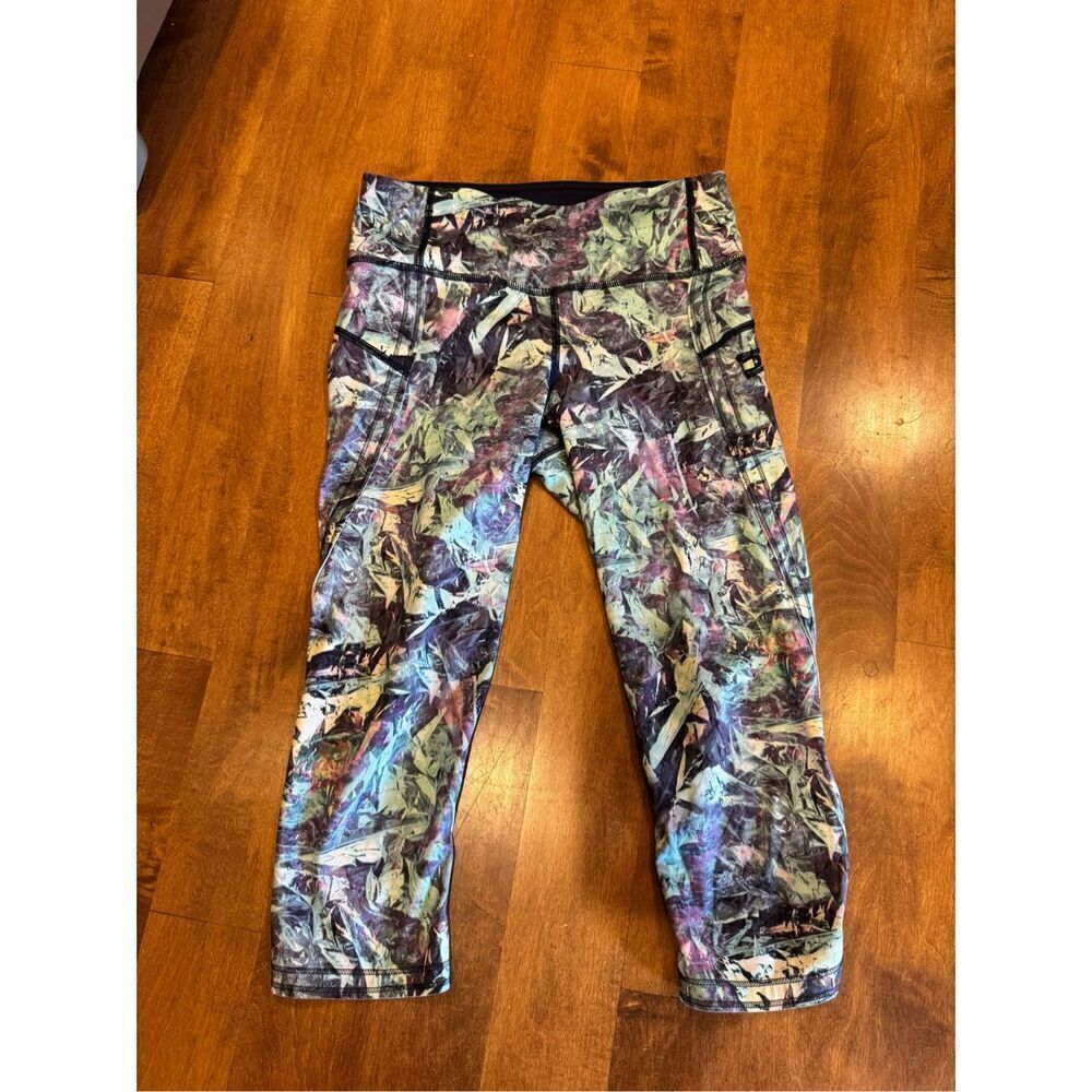 Woman’s Lululemon Capri pants size 4
